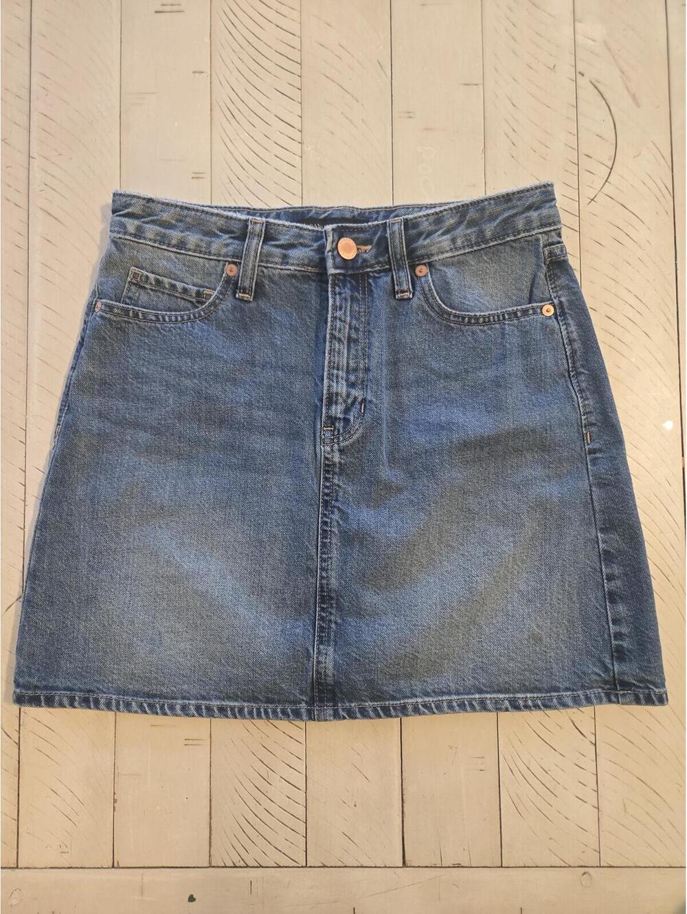 Banana Republic Denim Mini Skirt | Size 2 | Classic Blue Jean Skirt